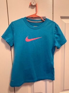 Nike Dri-fit girls T-shirt XS